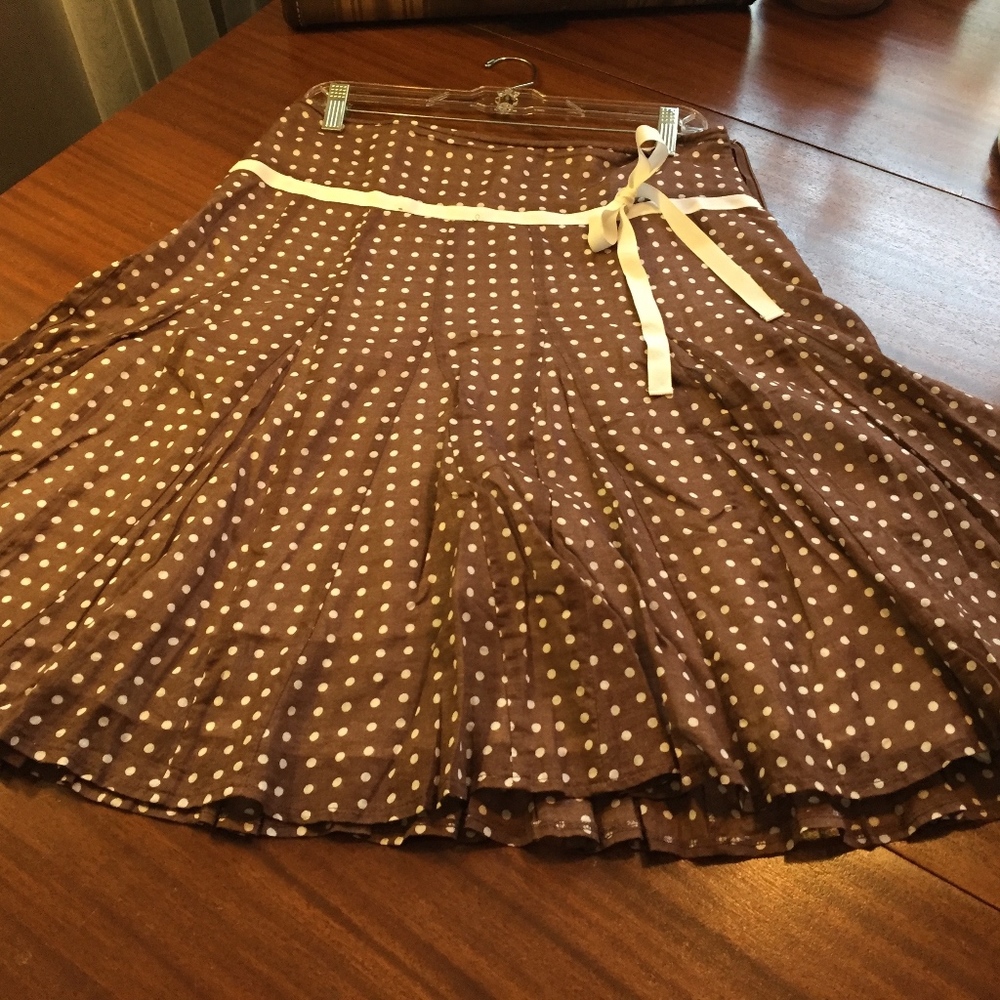 Cotton lined brown w/ white polka-dot skirt size M